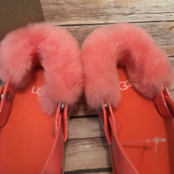 UGG LAALAA SANDALS NEW IN BOX GIRL'S SIZE 13 - Picture 2 of 3